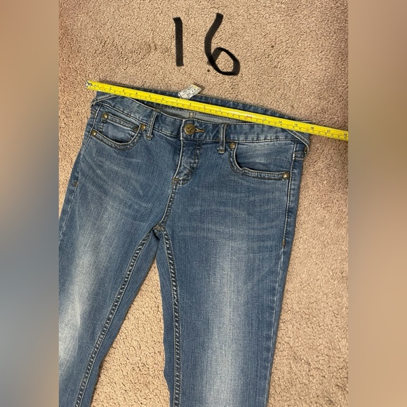 Free people jeans, size 29 flare leg. - Picture 3 of 4
